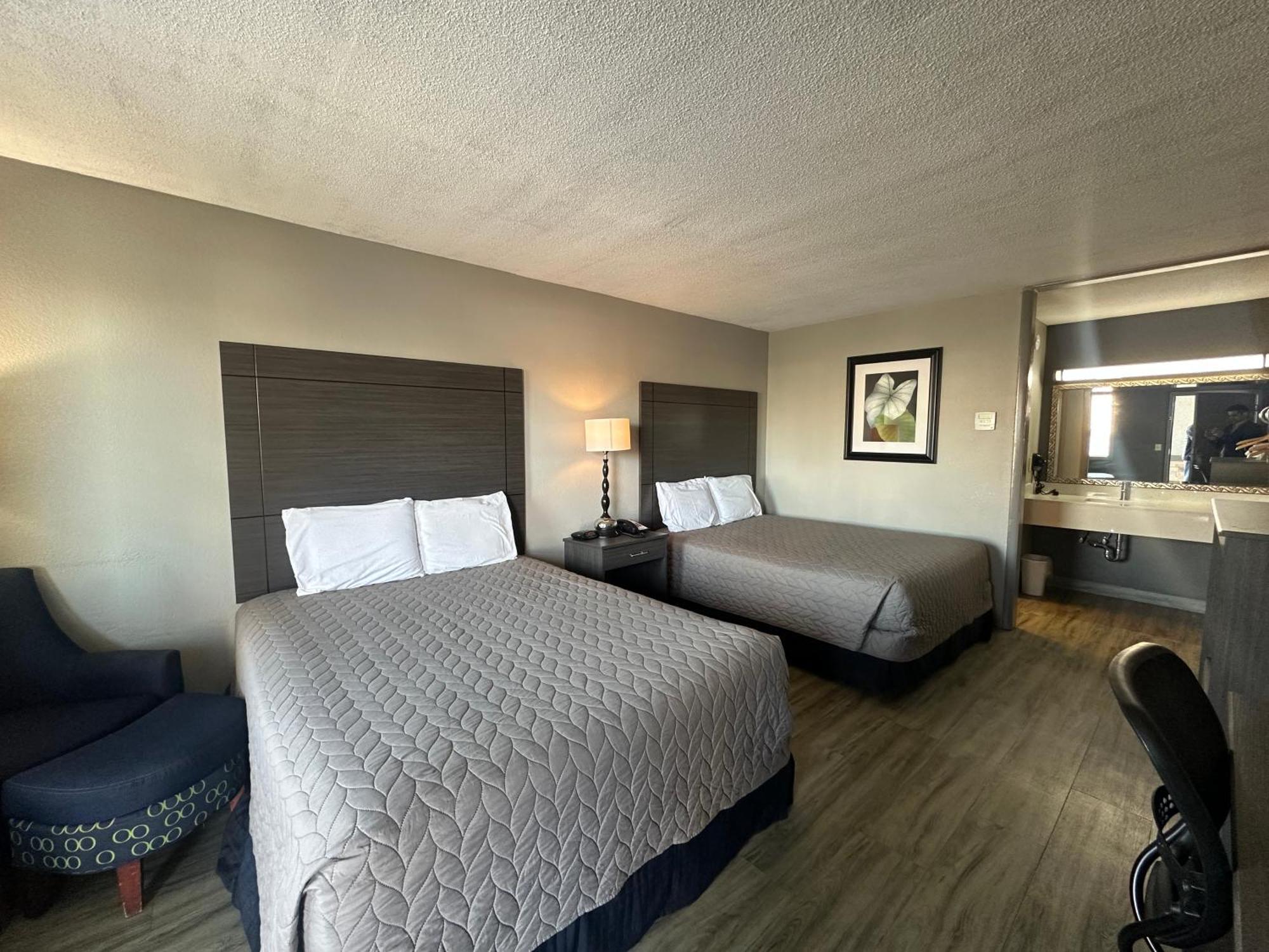 Executive Inn Locust Grove By Capital O Exterior photo