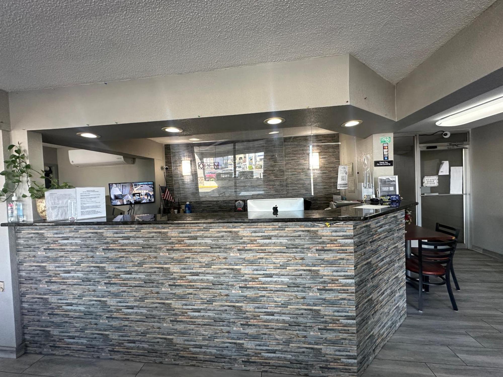 Executive Inn Locust Grove By Capital O Exterior photo